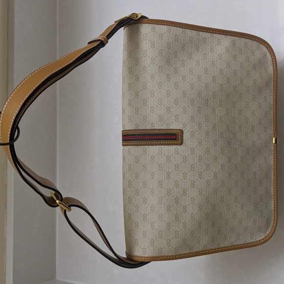 Gucci GG Vintage Sherry Crossbody bag - Picture 4 of 15